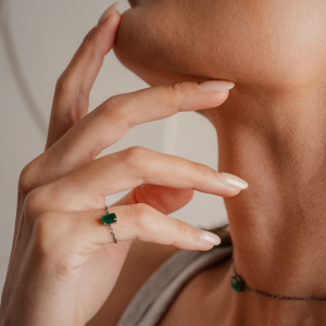 Linked Emerald Ring